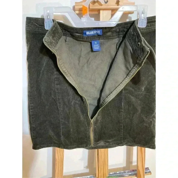 Blue Spice corduroy front zip and button mini skirt green size 11 - Picture 5 of 6
